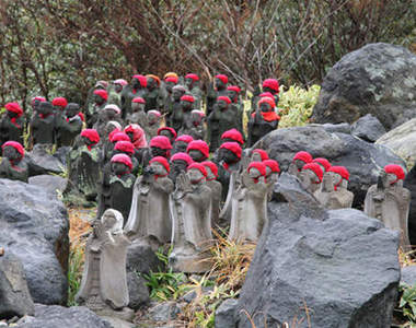 這邊是哪理?怎麼有滿坑滿谷的地藏菩薩?