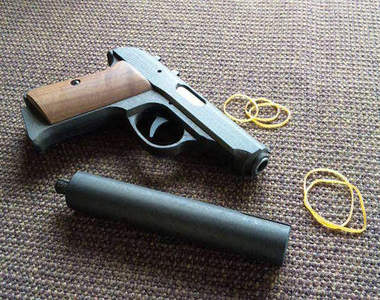 橡皮筋手槍 全木製的打起來會更有質感