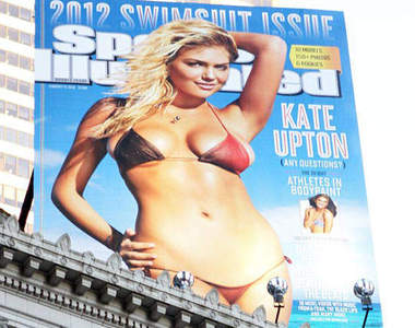 最新《運動畫刊泳裝特輯》封面女郎Kate Upton美照
