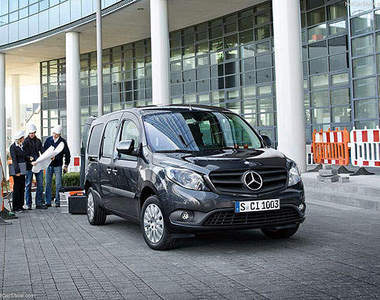 賓士最新商用車Citan～做總裁開這台才稱頭嘛！