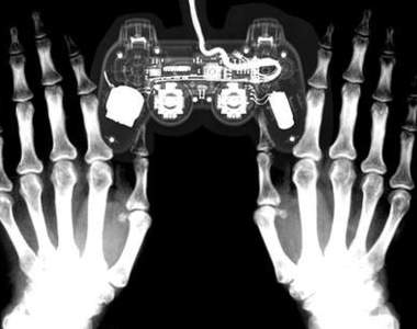 《電動玩太久的 10 個危險病徵》玩遊戲身體也要顧呀～