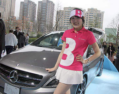 150萬有找的賓士！新的B-Class看起真是可口呀～♥