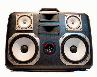 奇特《行李箱揚聲器》~放在地上一樣可以冬ㄘ冬ㄘ喔