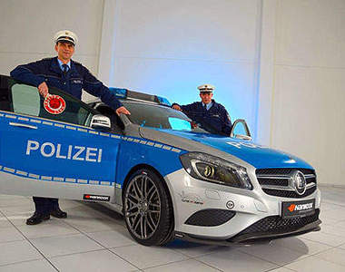 警用版《賓士A-Class》條杯杯竟然也改車？(誤)