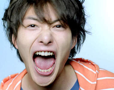 日本藝能界的《自然捲名人》梅雨季節其實他們也很痛苦（抓）