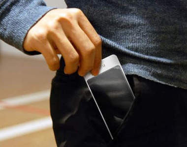 《Fujitsu Brick》超具科幻感的「透明」手機  如果能實現就好啦!