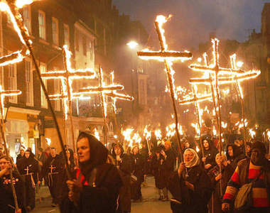 《蓋伊•福克斯之夜》充滿神秘氣氛的英國花火節