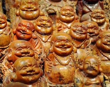 8000尊佛像擺在一起的畫面滿可怕的...