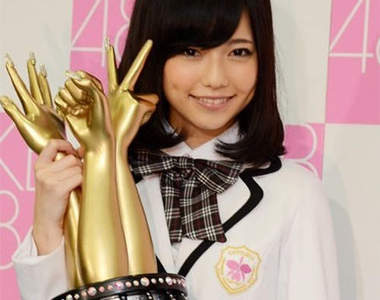 《AKB48猜拳大會2012》新一代王者《島崎遙香》奪下中央位置