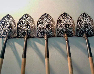 鬼斧神工《鐵雕花》~眼睛應該會青眠吧@_@