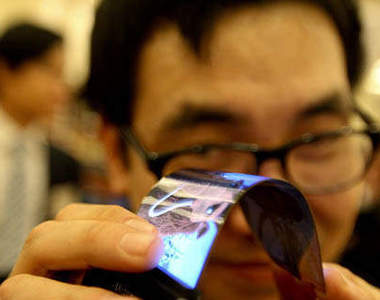 科學家研發《可彎曲鋰電池》 未來可彎曲手機的新希望！