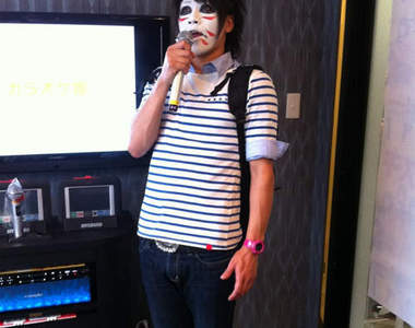 日本KTV裡唱了絕對受異性歡迎的名曲是~?