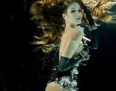 Zena Holloway奇幻的水中攝影　會讓你呼吸困難！？