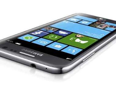 啊咧?全球首款WP 8手機 居然就這樣被「三星」給搶去發表...(Nokia：=口=)