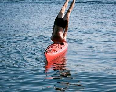 《Caulton Morris》的倒立照　拍完之後脖子還好嗎...