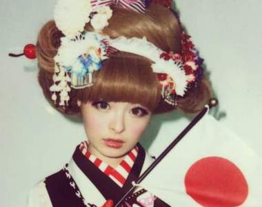 和製Lady Gaga意外捧紅美型男友　長得像前男友只是巧合？