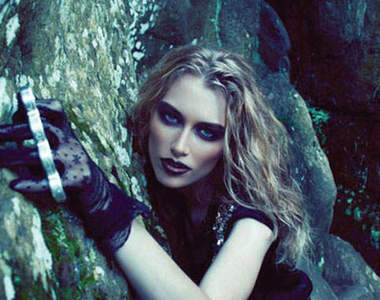 超暴力《i Phone手指虎手機殼》~保護女孩兒的好工具