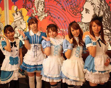 超夢幻的《舞會國的愛麗絲》餐廳♠♣♥◆～