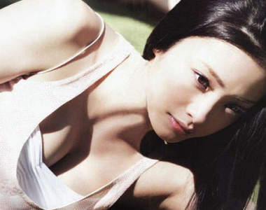 上戶彩大解放趴兔「隱藏巨乳」再也不隱藏囉～(≧▽≦y)