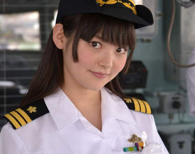 美女聲優《上坂すみれ》擔任自衛隊一日艦長