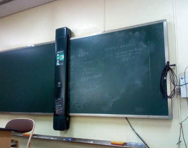 有了《自動擦黑板機》 值日生bye-bye~