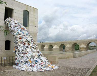 《書瀑布》好壯觀阿...靠近會被砸暈嗎？