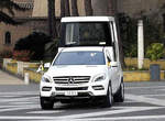 《賓士M-Class Popemobile》教宗有了最新的專屬坐駕~ 《賓士M-Class Popemobile》教宗有了最新的專屬坐駕~