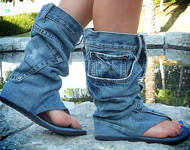 牛仔褲改造成的《丹寧涼鞋靴》最好不要碰到下雨天... 