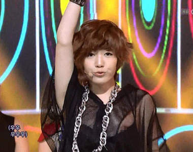 T-ara《花英》在歌唱節目走光！？