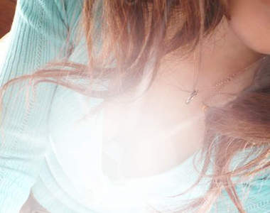 乳溝夾夾寫真集 青山裕企這回超兇新作品