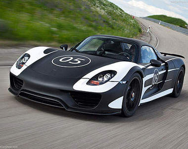 接棒新世代蛙王～保時捷918 Spyder不只會跑還超省油！