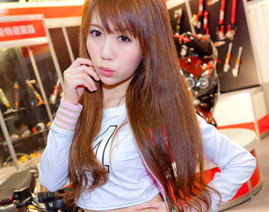 Kitty(蓁羚) 職撞舉牌女郎初登場