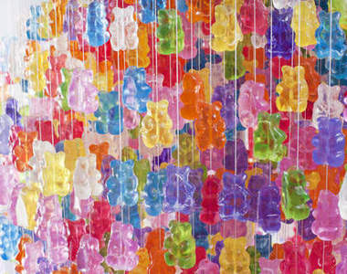 《小熊軟糖吊燈》總覺得過一天就會長滿螞蟻....