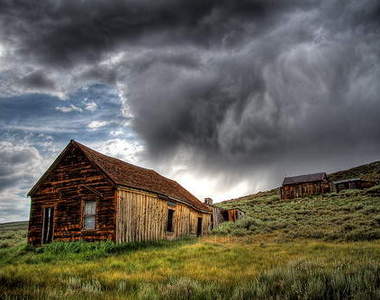 美國西部知名淘金「鬼鎮」 有著寒毛直慄的絕美景色！