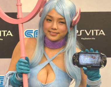 篠崎愛 搖身一變代言爆乳女法師