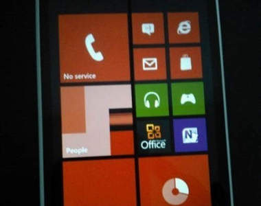 Nokia首發WP8新機之一《Lumia 820 》最新曝光照搶先流出！？