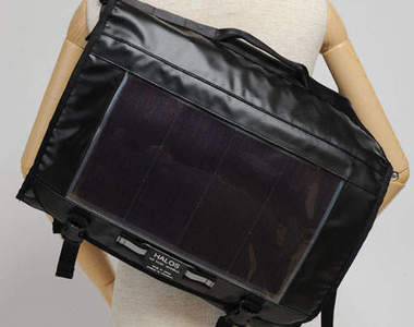 《HALOS太陽能充電包包》讓你出門在外免驚沒電啦!