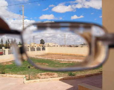 四眼仔救星！可調「度數」的變焦眼鏡《Eyejusters》！