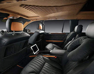 《超豪華賓士休旅車》這簡直就是頭等艙的享受了～(躺)