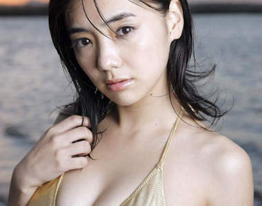 倉科佳奈 爆乳界中最性感的翻滾女孩