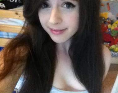 15歲英國正妹Clara愛k pop 紅到韓國去～