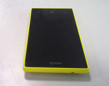 傳Nokia又有新一款神秘Lumia 830新機 照片意外流出!?