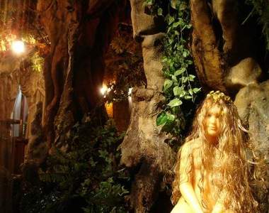 巴塞隆納《奇幻咖啡廳》在森林裡與仙女共飲