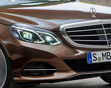 小改款《賓士E-Class》這樣迷人的電眼誰受得了呢？