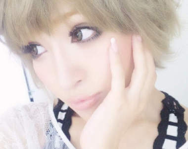 部落客女王《小原優花》COS濱崎步也太像了吧！