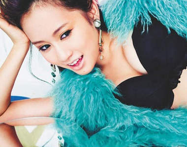 《前田敦子》新風格登場 性感芭比風