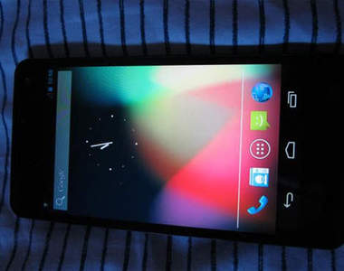 LG新一代四核谷哥Nexus旗艦機 真機照搶先曝光!?