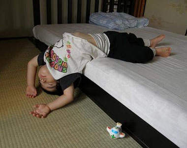 小朋友睡姿100分 睡著後會呈現甚麼樣的姿勢呢?