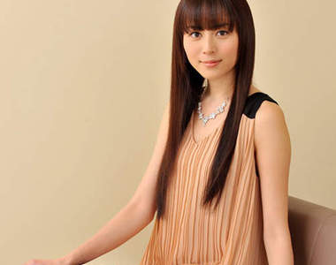 比嘉愛未 白皙無瑕的超絕美人