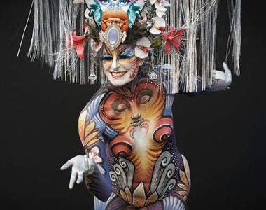 大邱國際《人體彩繪節》看起來頭好重喔@_@(誤)！